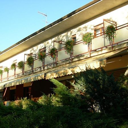 Albergo La Genzianella Miasino Eksteriør billede