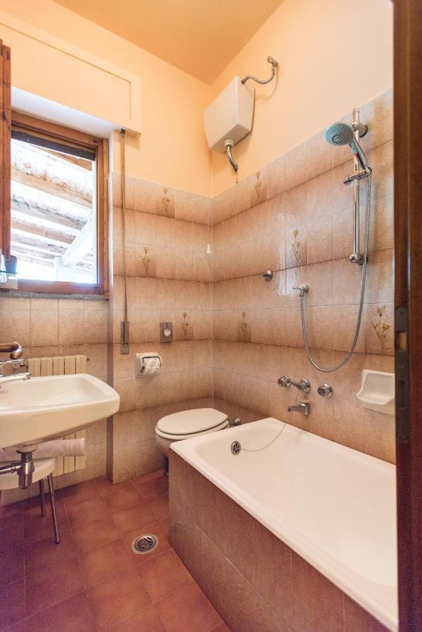 Albergo La Genzianella Miasino Eksteriør billede