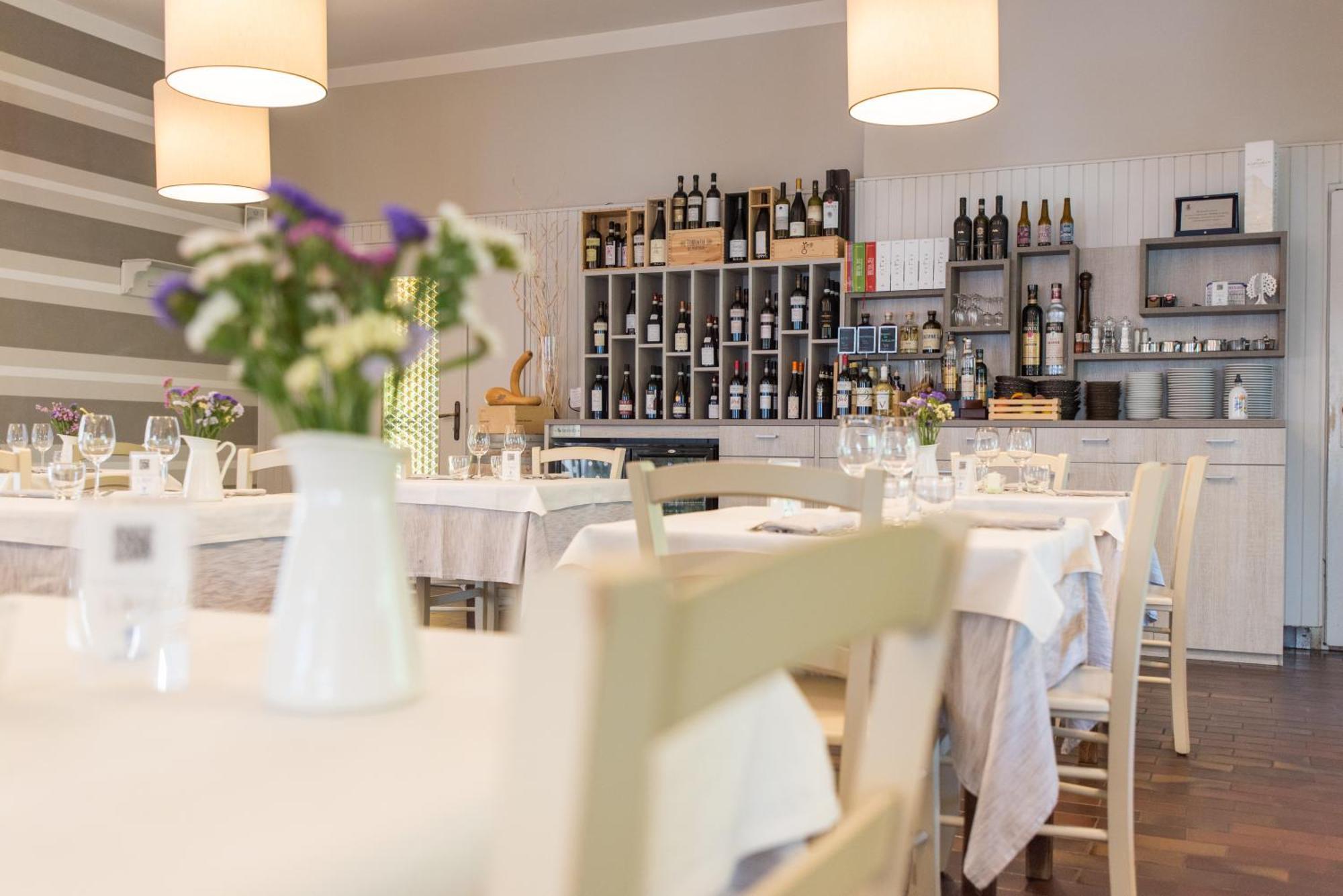 Albergo La Genzianella Miasino Eksteriør billede