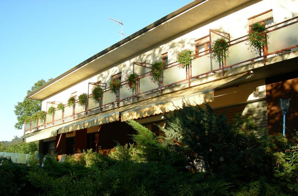 Albergo La Genzianella Miasino Eksteriør billede